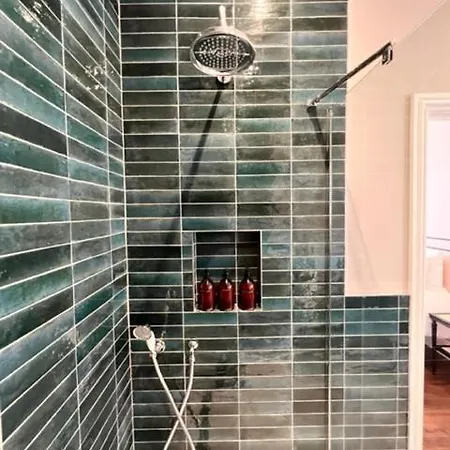 Redland - 6 * Bristol