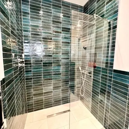Redland - 6 *