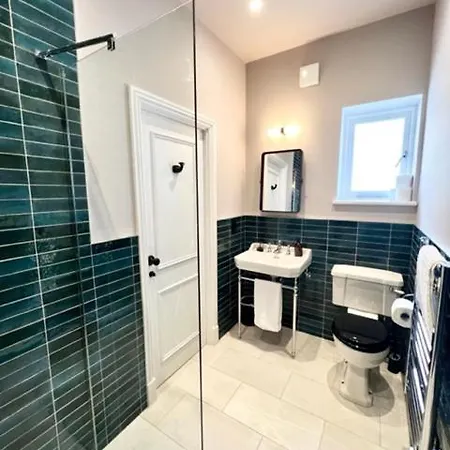 Redland - 6 Apartment *
