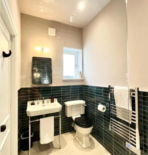 Redland - 6 * Bristol