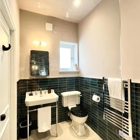 Redland - 6 * Bristol