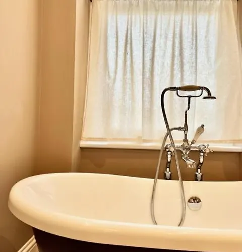 Redland - 6 * Bristol